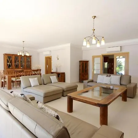 Luxury Vilamoura 4 Bedrooms Corvo Billiards Gym Great Golf Course Views Quarteira