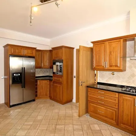 Luxury Vilamoura 4 Bedrooms Corvo Billiards Gym Great Golf Course Views Villa Quarteira