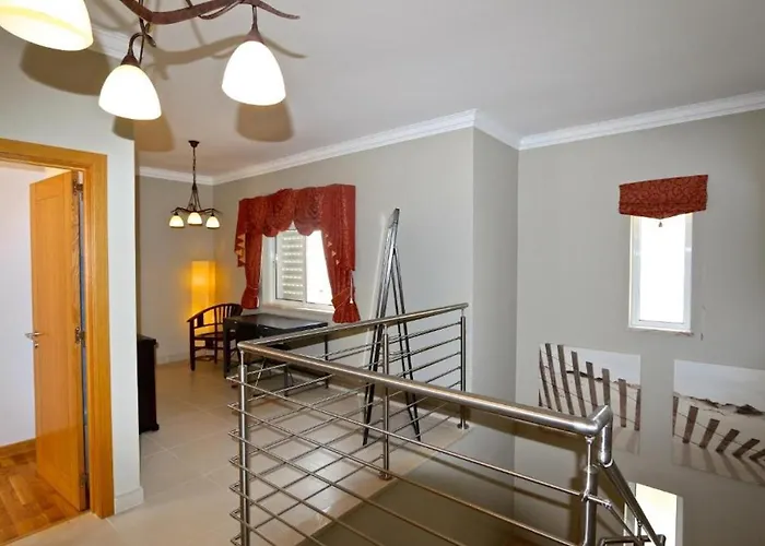 Luxury Vilamoura 4 Bedrooms Corvo Billiards Villa Quarteira